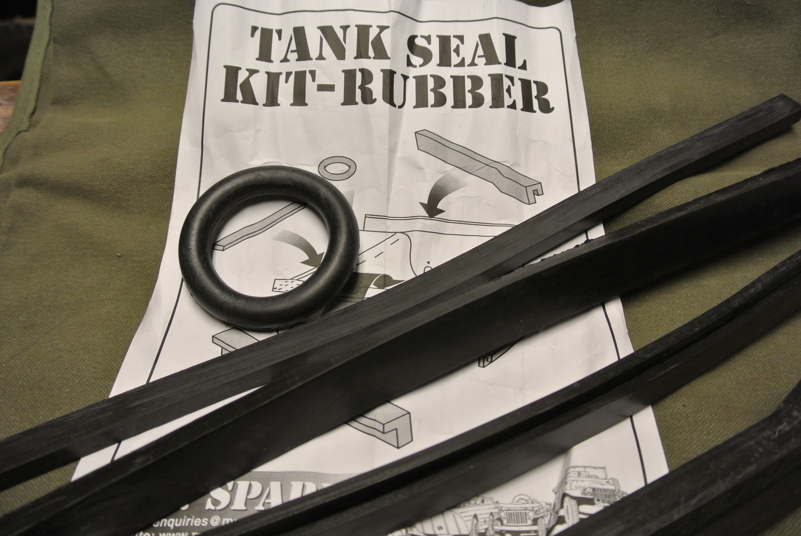 FUEL TANK RUBBER SEALS SET MB Depot Moane