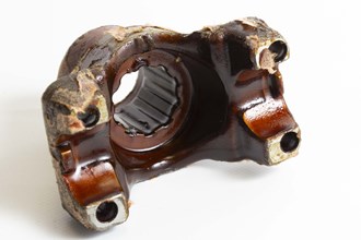 YOKE FRONT PROP SHAFT TO TRANSFER W/SHIE