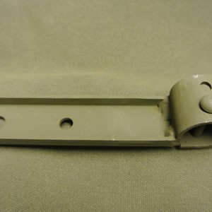 BRACKET "P" R H RAIL FRONT